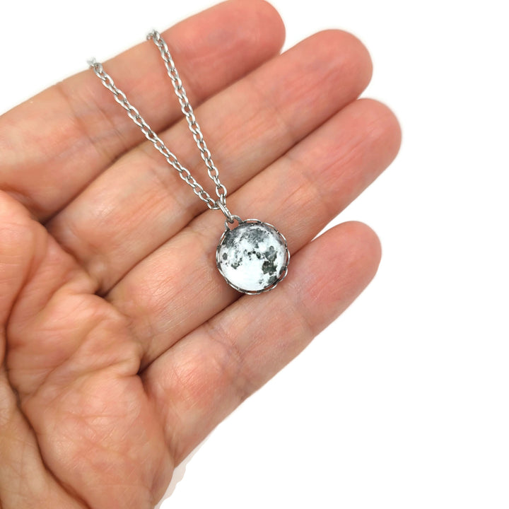 Full moon necklace