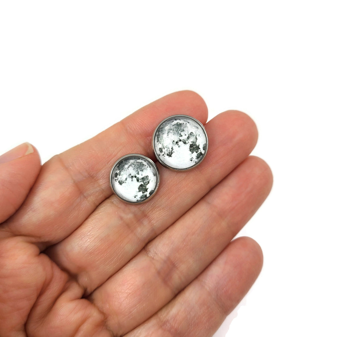 Full moon stud earrings