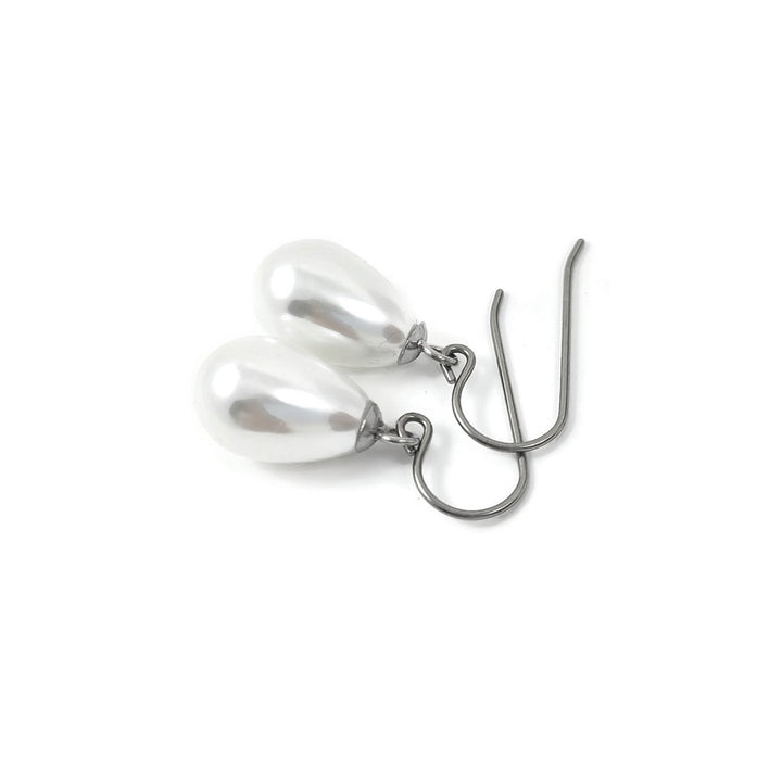 Pearl teardrop titanium earrings