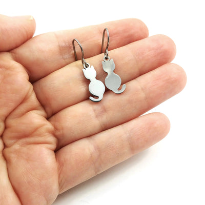 Small cat silhouette dangle earrings - Hypoallergenic pure titanium and stainless steel