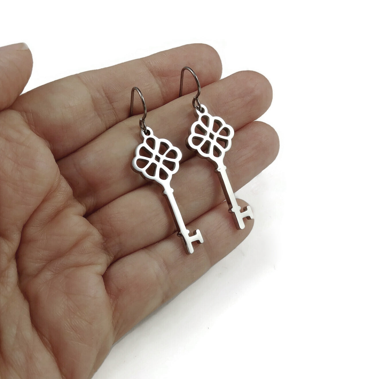 Silver victorian key dangle earrings - Hypoallergenic pure titanium and stainless steel