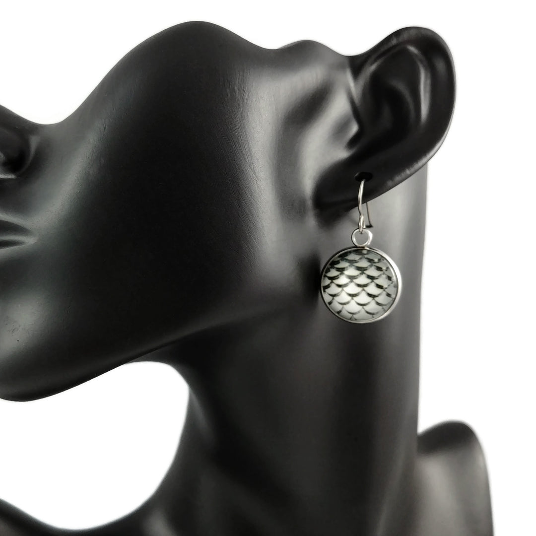Boucle d'oreille pendentif à écailles gris de sirène, poisson ou dragon - Titane, acier inoxydable et verre