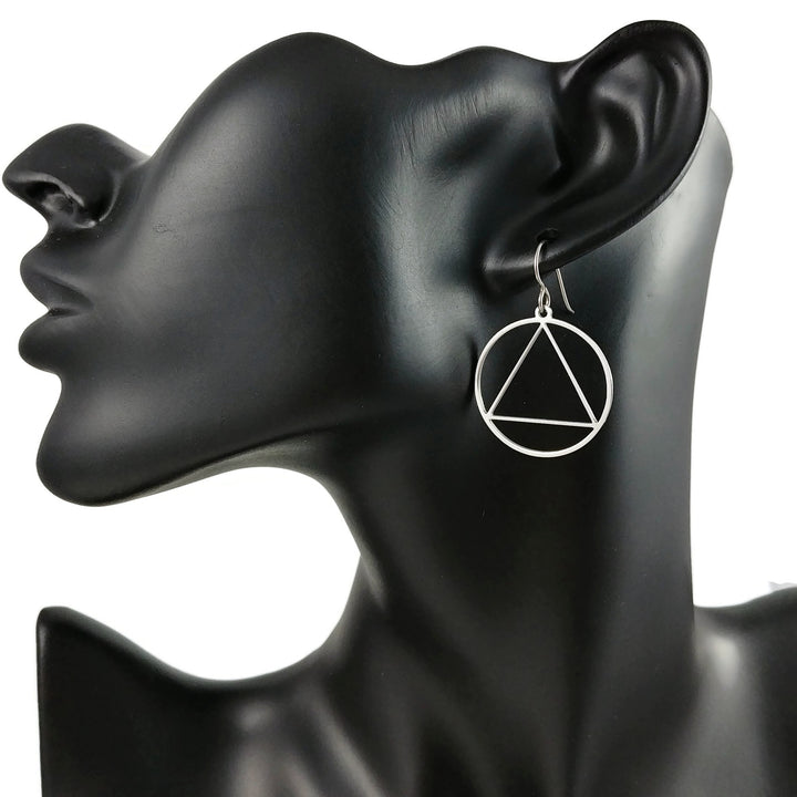 Boucles d'oreille triangle dans un cercle - Titane et acier inoxydable 