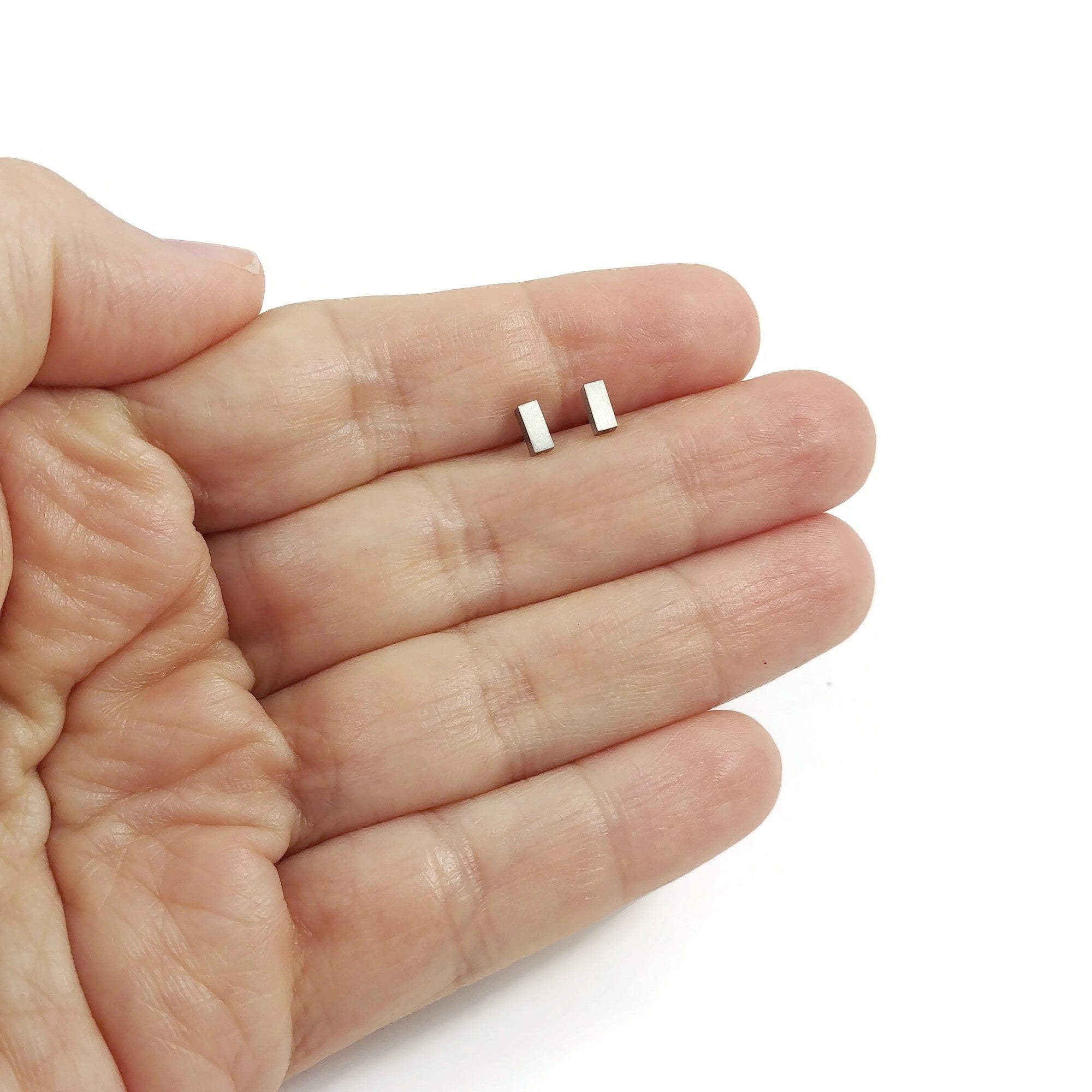 Flat bar stud earrings online