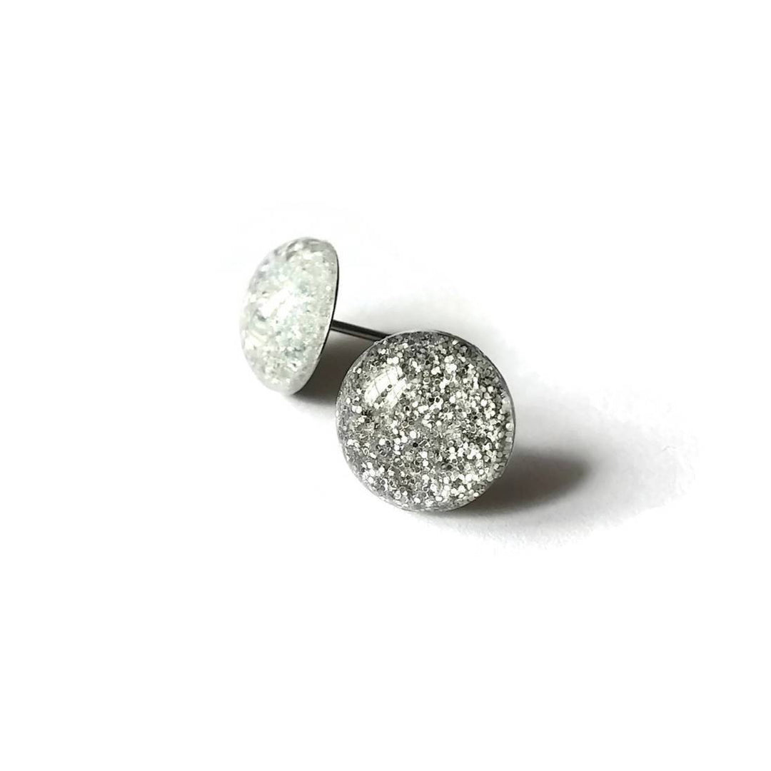 10mm White and silver glitter stud earrings - Hypoallergenic pure titanium and resin