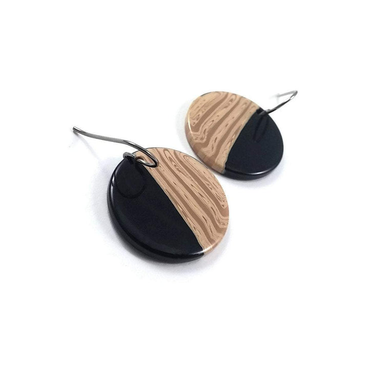 Black and wood effect dangle earrings - Hypoallergenic pure titanium and resin earrings