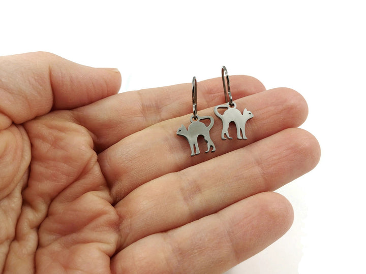Small egyptian cat dangle earrings - Hypoallergenic pure titanium and stainless steel