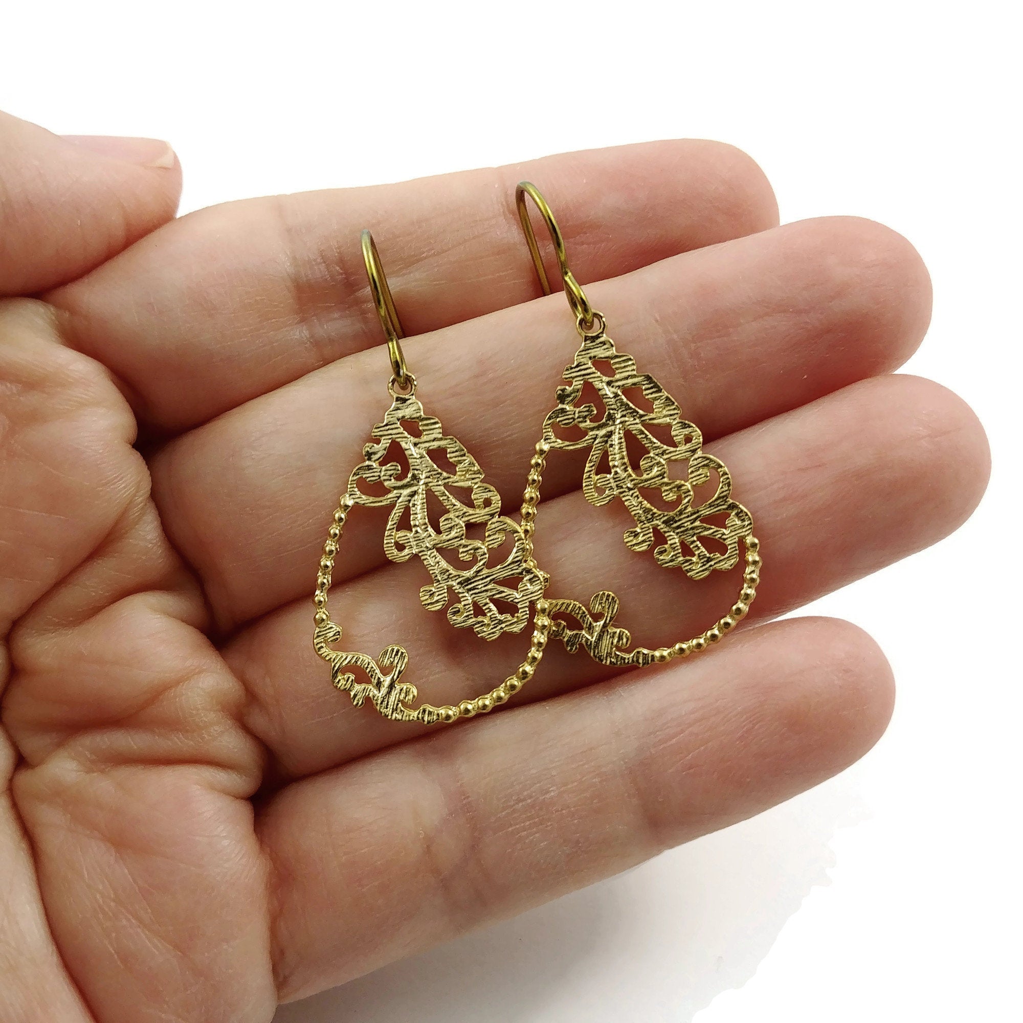 Gold filigree drop dangle niobium earrings Hypoallergenic nickel fre for rebel skin