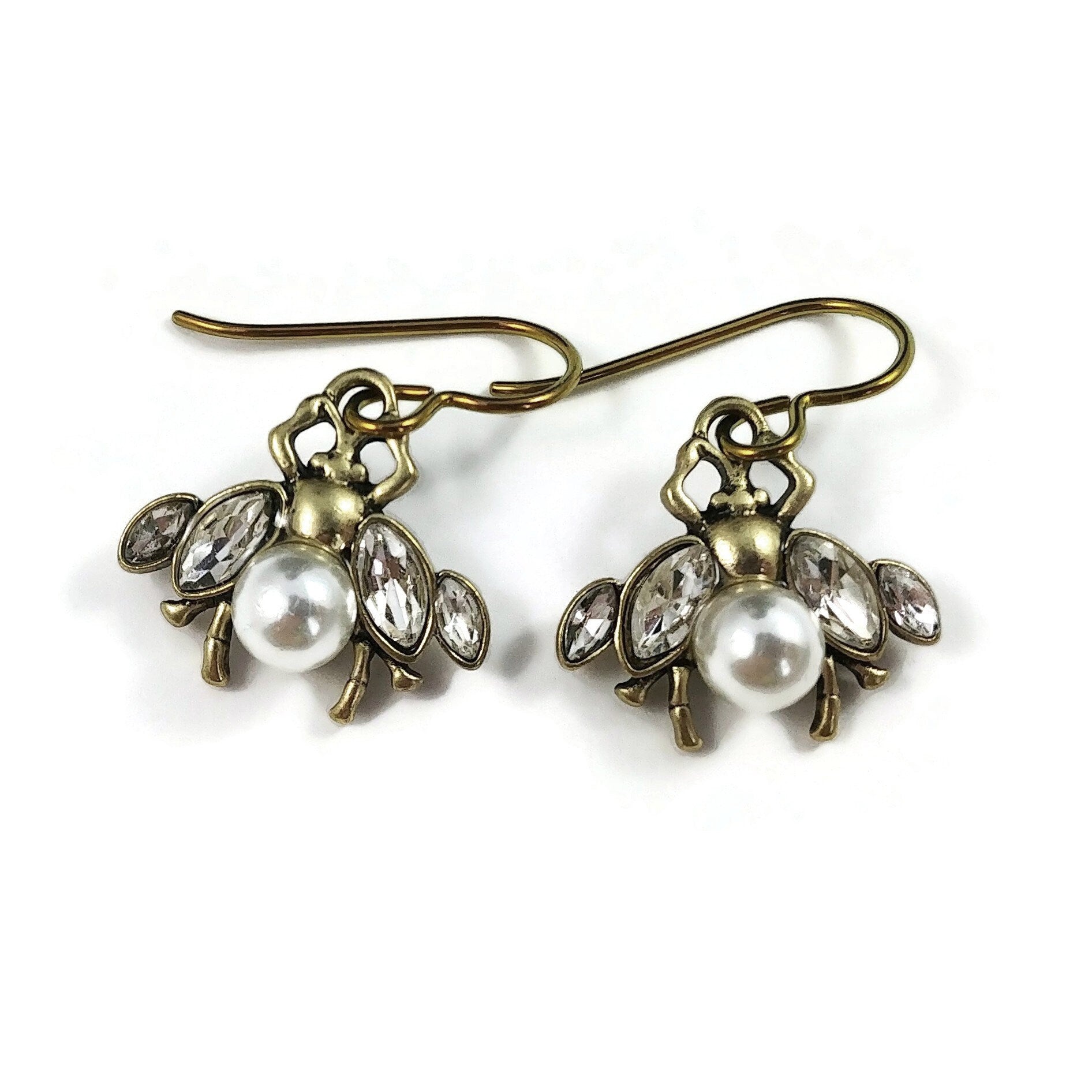 Pearl bee dangle earrings - Hypoallergenic pure niobium, rhinestone and acrylic imitation pearl jewelry