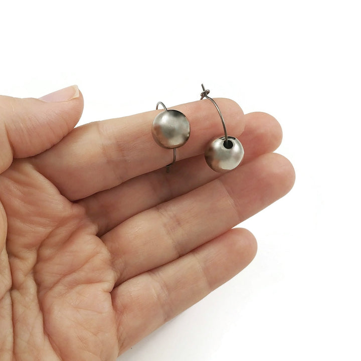 Solo bead titanium hoop earrings, Hypoallergenic handmade jewelry, Lightweight earrings for sensitive ears