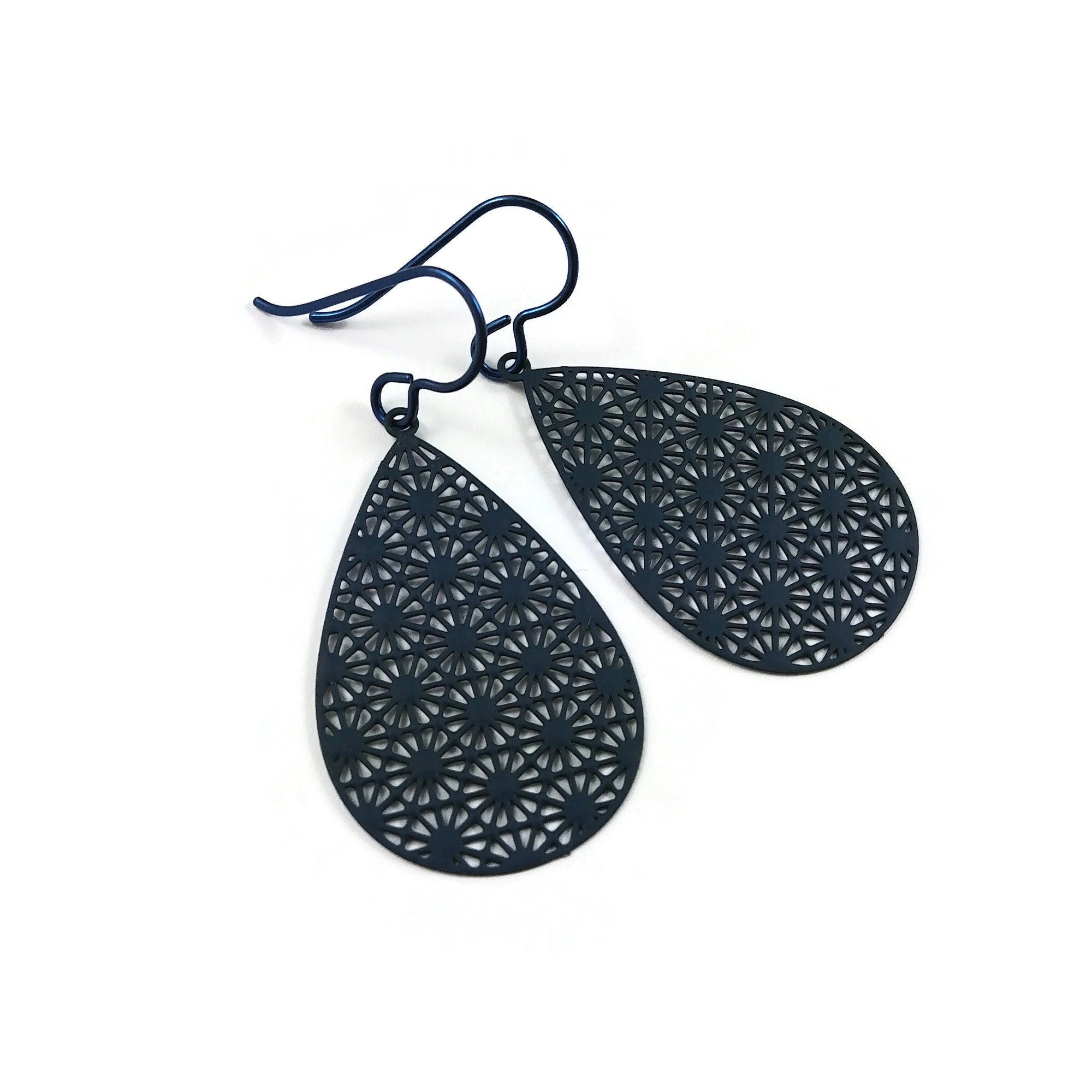 Blue filigree teardrop niobium earrings, Hypoallergenic modern