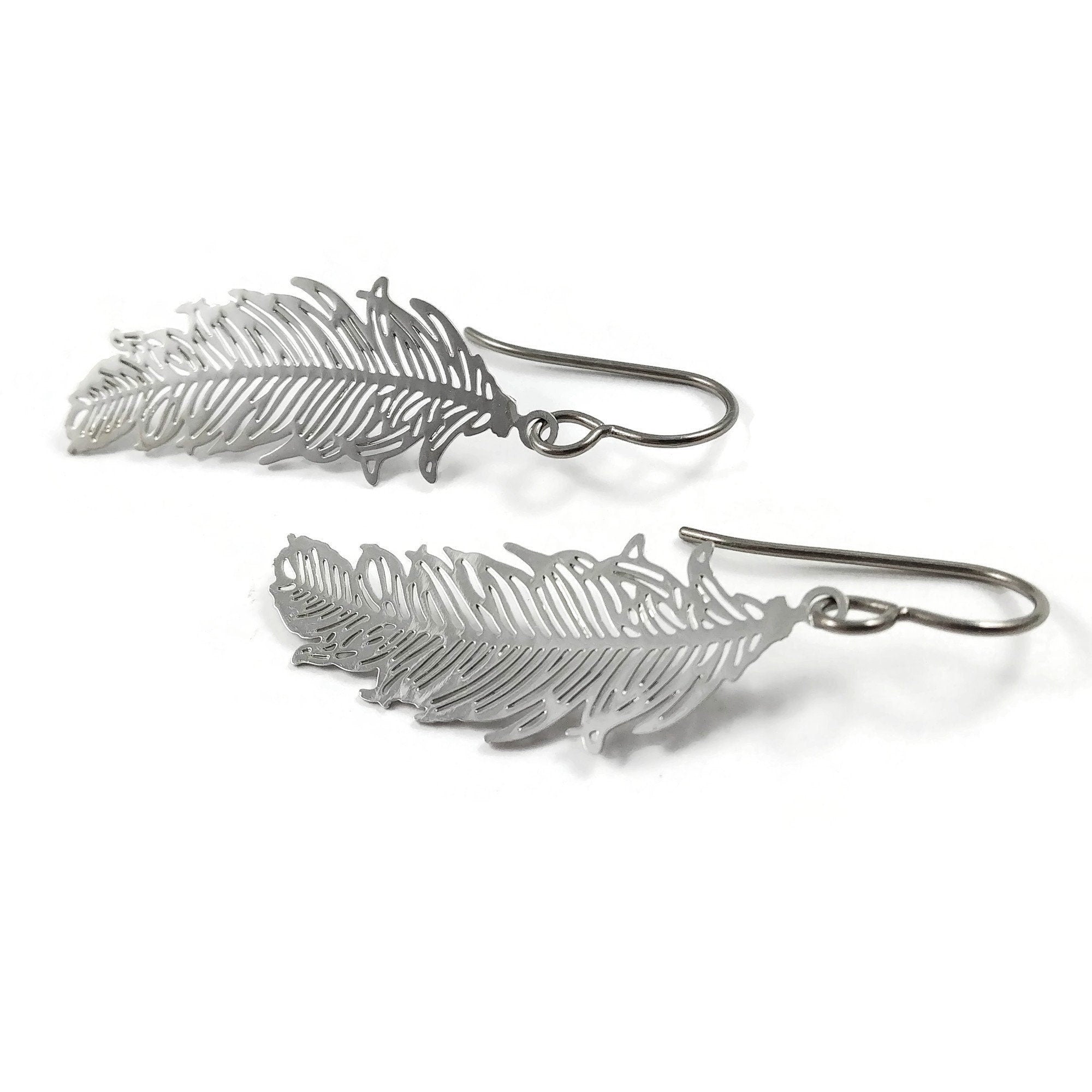 Sterling Silver Feather Earrings - Delicate and Nature-Inspired Accessory