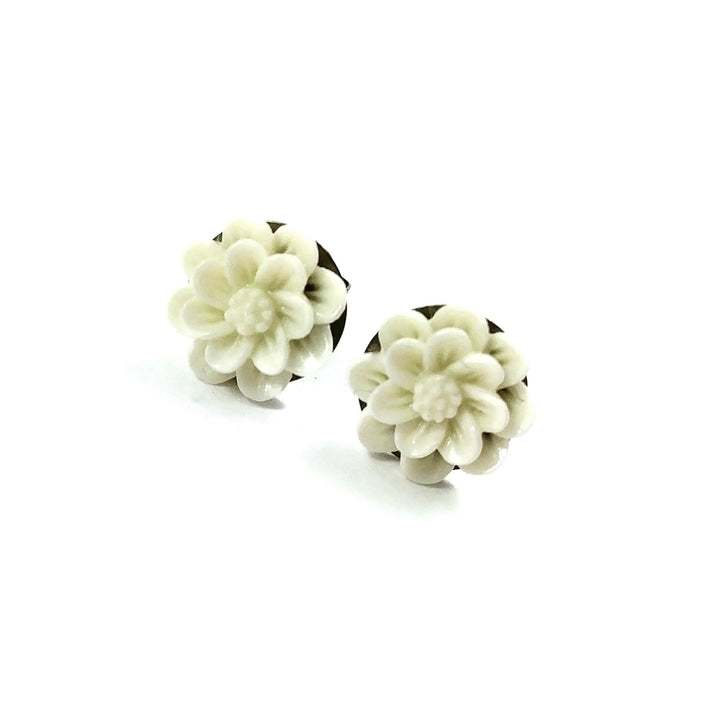 White flower earrings, Hypoallergenic bridesmaids titanium earrings, Vintage flower rose studs