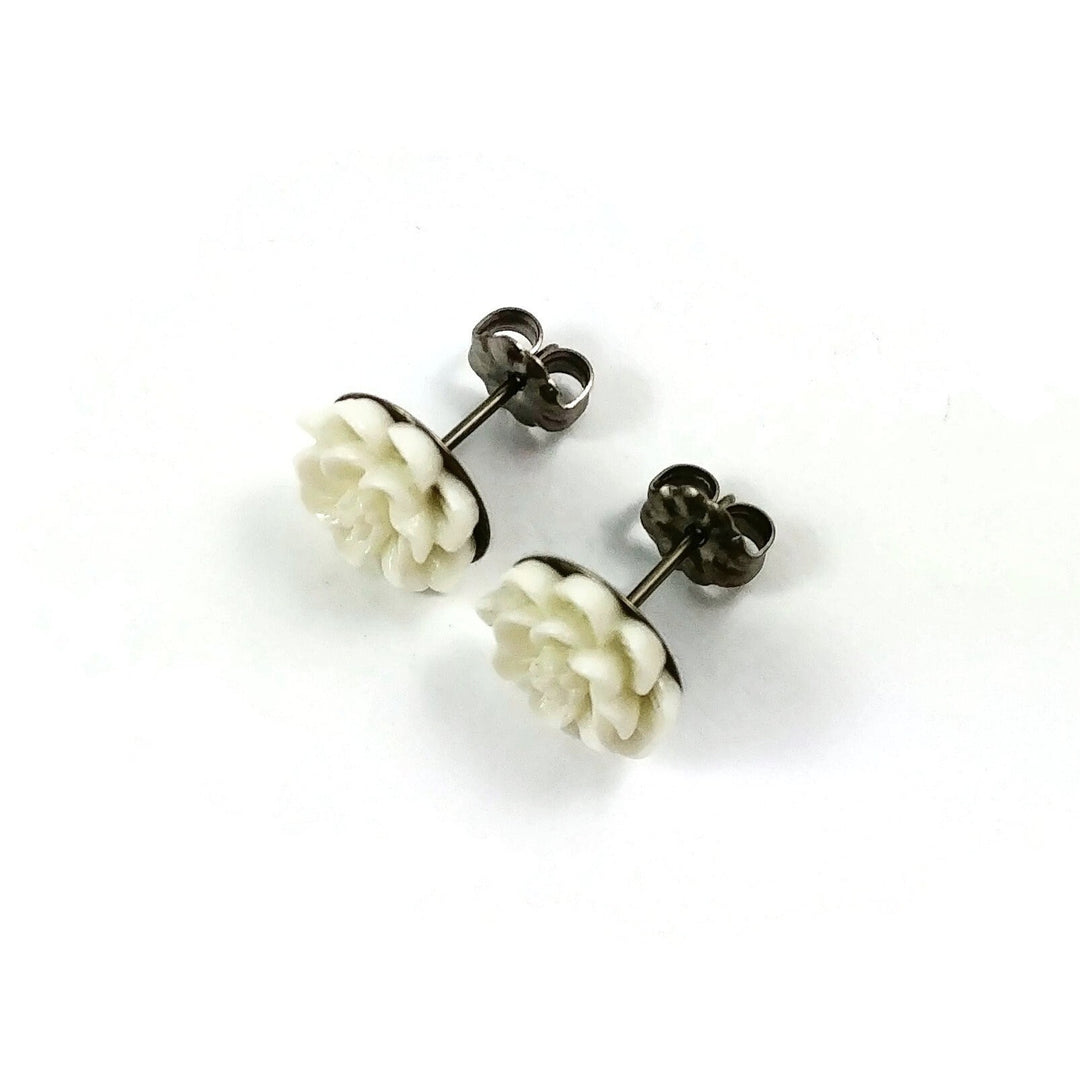 White flower earrings, Hypoallergenic bridesmaids titanium earrings, Vintage flower rose studs