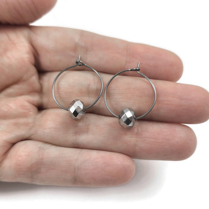 Geometric beads titanium hoop earrings, Hypoallergenic handmade jewelry, Minimalist earrings for sensitive ears