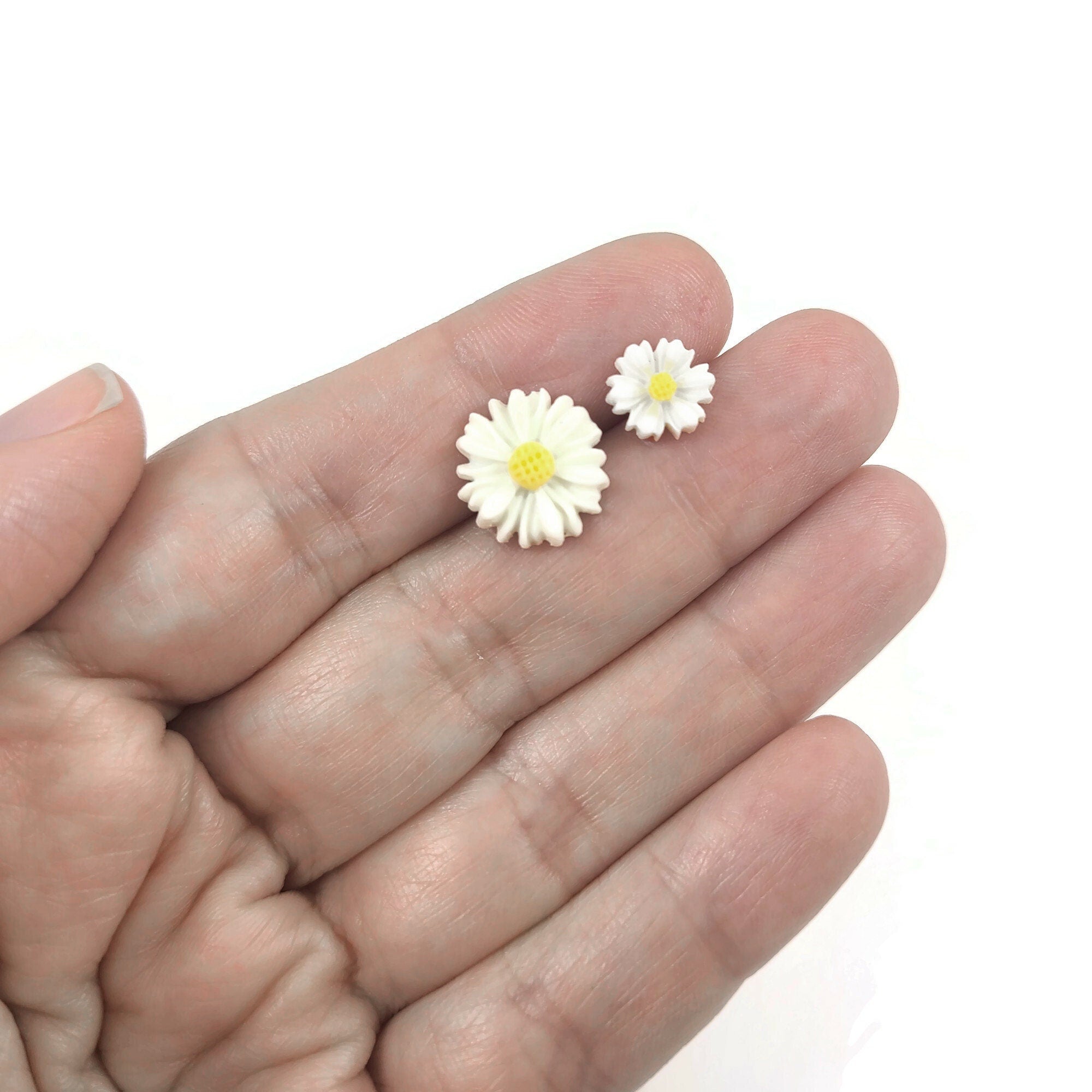 White daisy stud earrings, Hypoallergenic implant grade titanium earrings, Cute flower post earrings