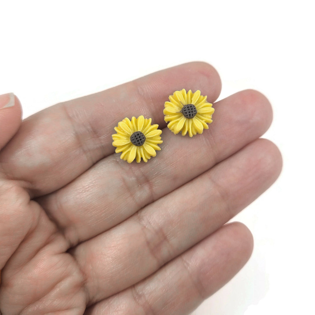 Daisy stud earrings, Hypoallergenic implant grade titanium earrings, Cute sunflower post earrings