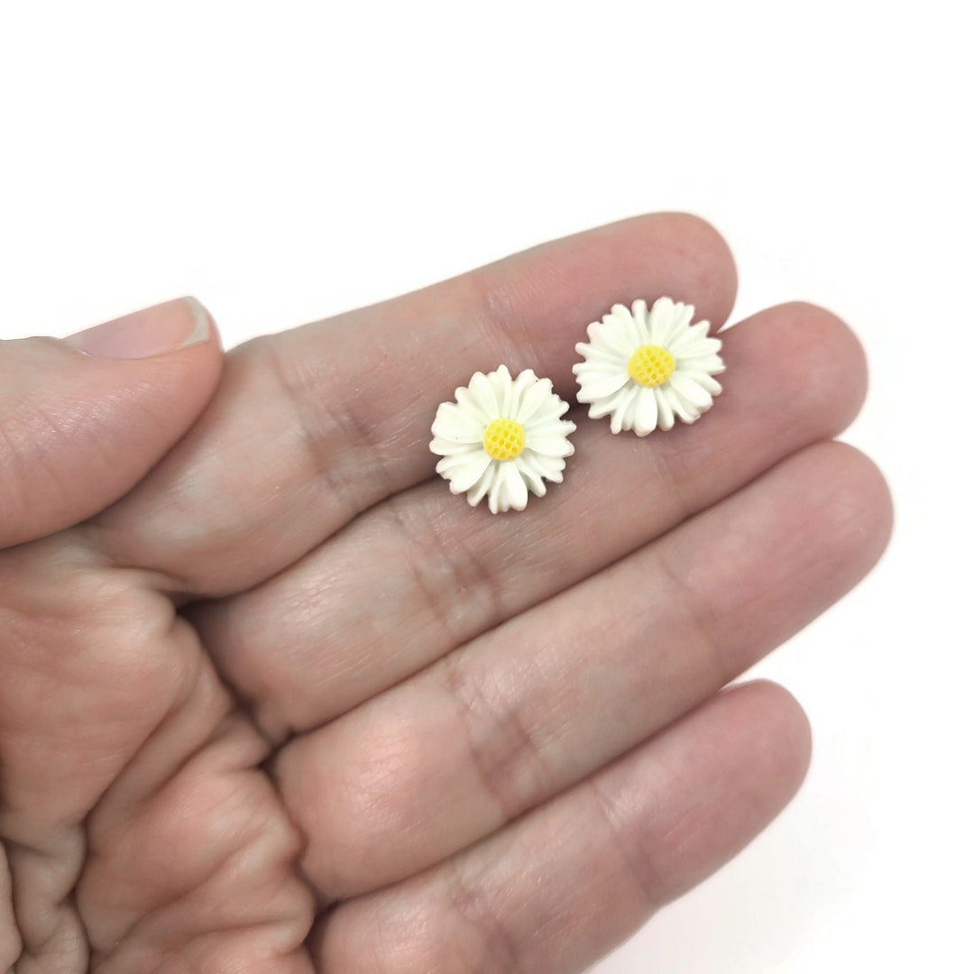 White daisy stud earrings, Hypoallergenic implant grade titanium earrings, Cute flower post earrings