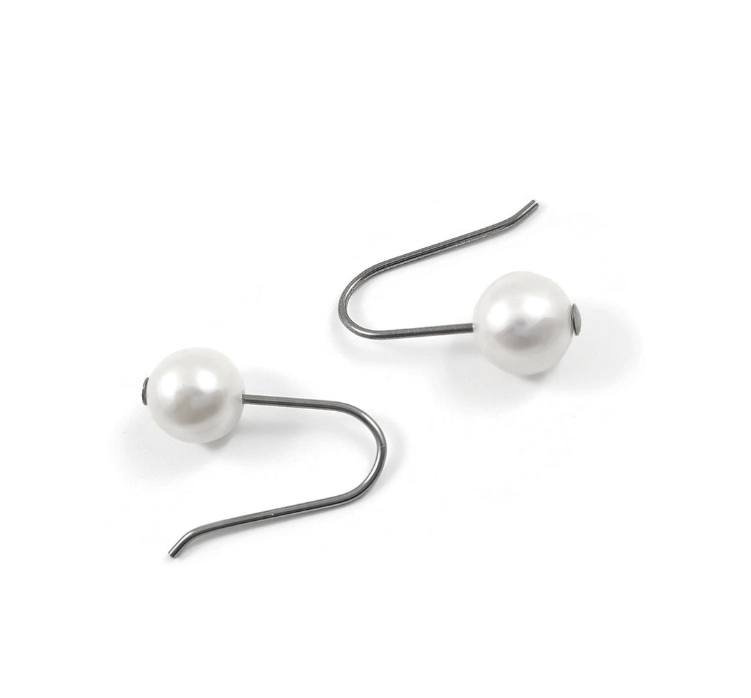 Minimalist pearl drop earrings, Hypoallergenic pure niobium jewelry, Tarnish free, Real freshwater pearl