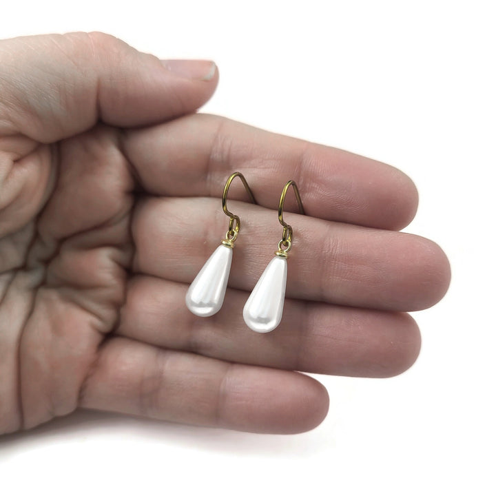 Oval pearl earrings, Hypoallergenic pure niobium jewelry, Baroque pearl earrings